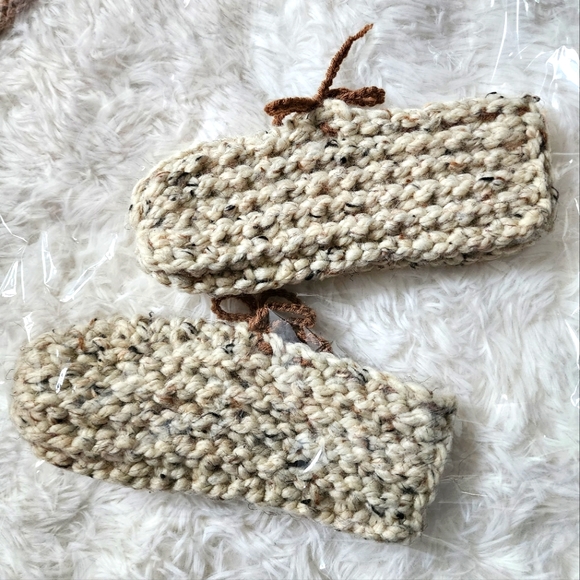 Crochet Slippers Ladies Size 5 - 6 - Picture 3 of 3